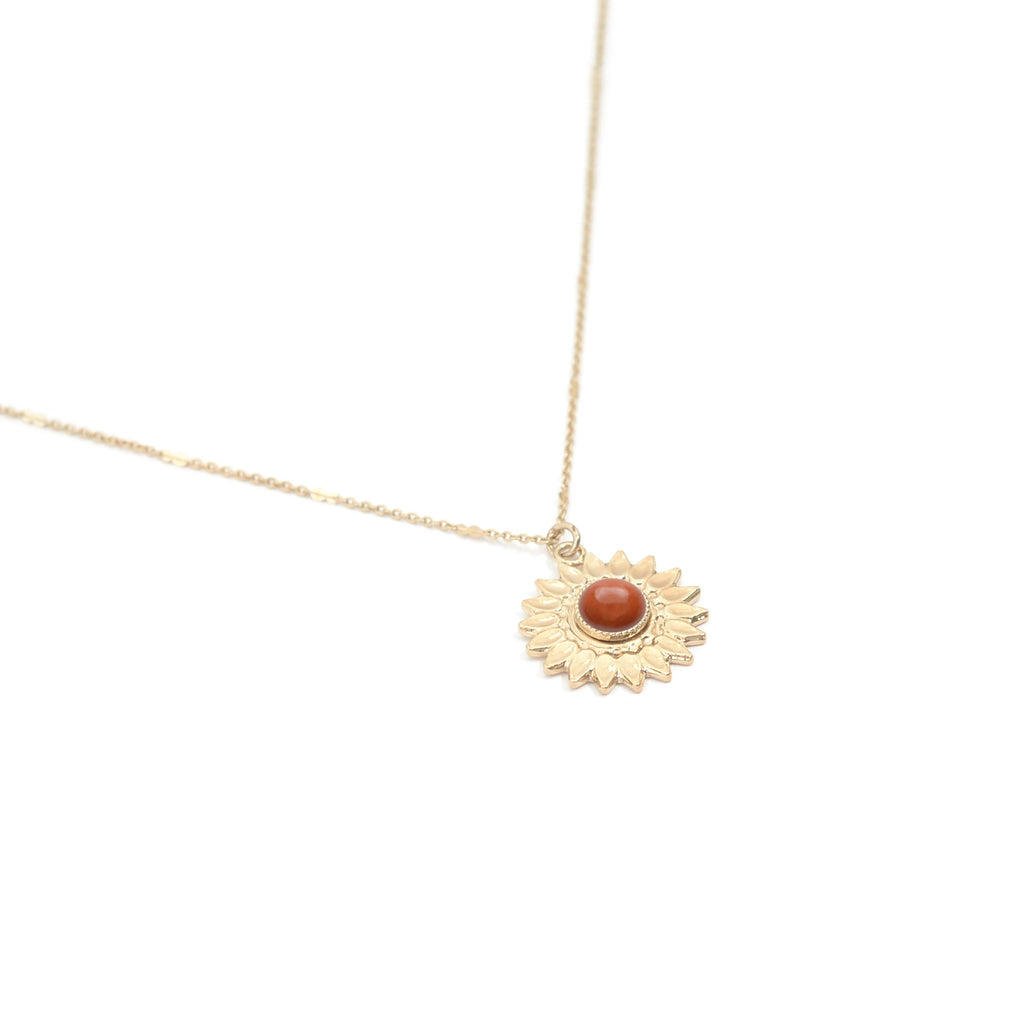 collier sunflower avec pierre serti d'une jaspe rouge