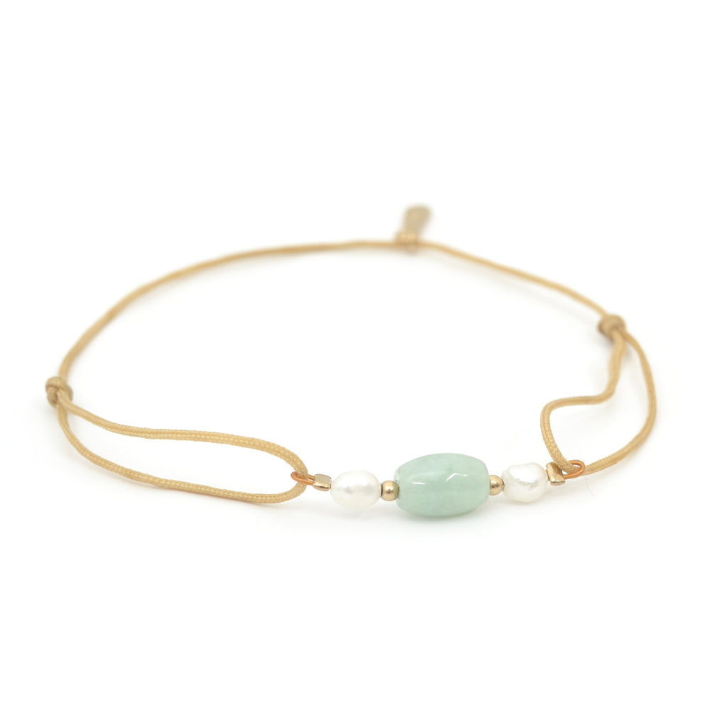 bracelet cordon perles blanches et jade vert clair, cordon nude